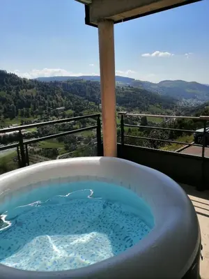 Vue générale sur la montagne ou vue sur la montagne depuis l'appartement