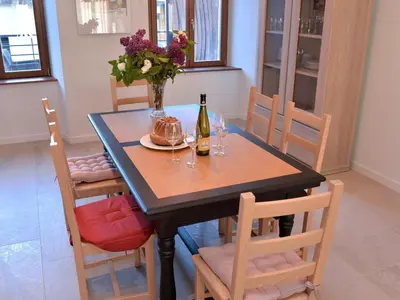 Boissons dans l'établissement Charmant appartement rénové pour 4 pers avec terrasse à Hunawihr - FR-1-744-14