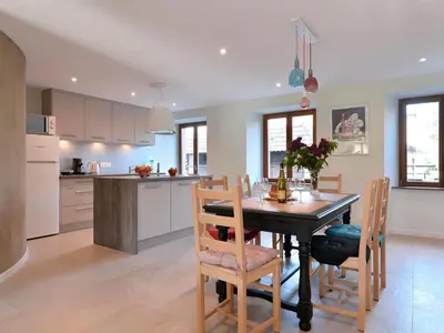 Cuisine ou kitchenette dans l'établissement Charmant appartement rénové pour 4 pers avec terrasse à Hunawihr - FR-1-744-14