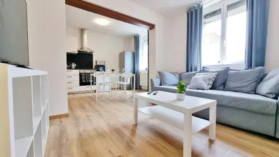 Cuisine ou kitchenette dans l'établissement Chez JM - Calme - Chic - Fibre - Relax BNB