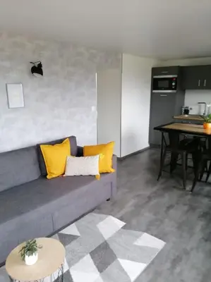 Cuisine ou kitchenette dans l'établissement La Maison Bleue