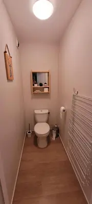 Salle de bains dans l'établissement Le Petit Sapin