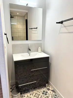 Salle de bains dans l'établissement Gîte le Lamala