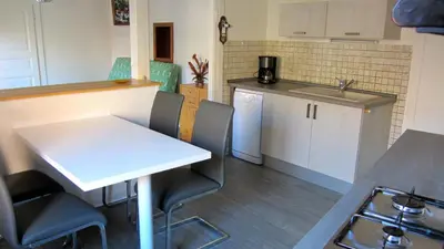 Cuisine ou kitchenette dans l'établissement Gîte du Vignoble