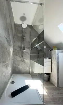 Salle de bains dans l'établissement Appartement 3 personnes, Frontière Suisse (Bâle)