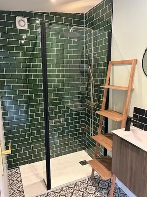 Salle de bains dans l'établissement Le cocon de Julien