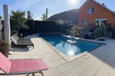 Piscine de l'établissement Le cocon de Julien ou située à proximité