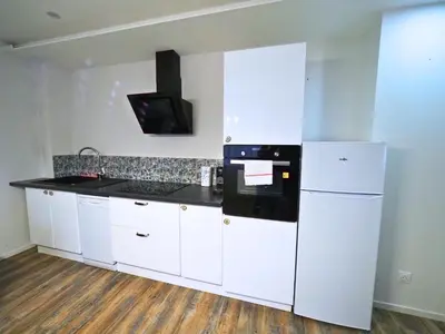 Cuisine ou kitchenette dans l'établissement La Marine by Leslodgespa - Appartement moderne et équipé au style marin, proche de Bâle et de l'aéroport