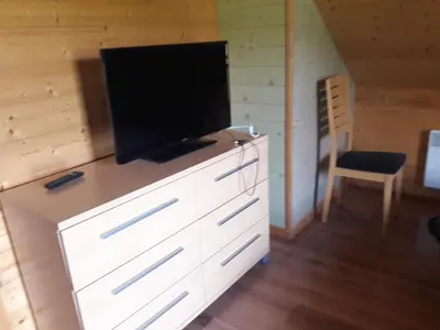 Télévision ou salle de divertissement dans l'établissement Chalet Airelles 4 pers - Tout Confort - Wifi fibre