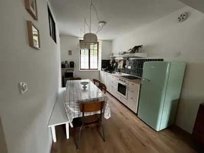 Cuisine ou kitchenette dans l'établissement Les Ateliers