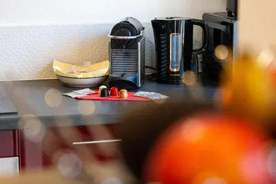 Plateau bouilloire dans l'établissement Le 10-GregIMMO-Appart'Hôtel