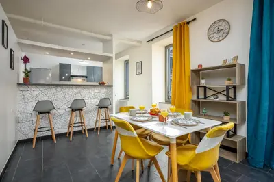 Cuisine ou kitchenette dans l'établissement Le 10-GregIMMO-Appart'Hôtel