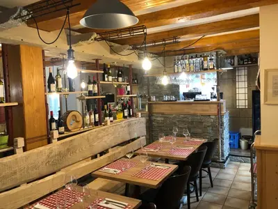 Salon ou bar de l'établissement Auberge du Graber