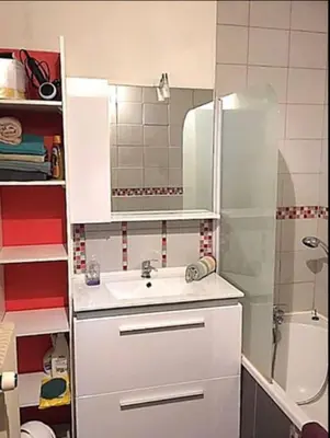 Salle de bains dans l'établissement Agréable F3 - RDC (2 chambres)