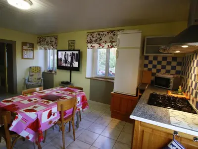 Cuisine ou kitchenette dans l'établissement Maison avec salle de jeux et parking privé à Orbey - FR-1-744-25