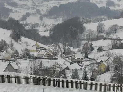 L'établissement Maison familiale à Orbey, 3 chambres, parking privé, espace vert, jeux pour enfants - FR-1-744-26 en hiver