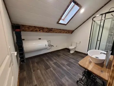 Salle de bains dans l'établissement Gîte de la Ferme de la Comté