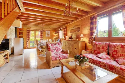 Coin salon dans l'établissement Le Chalet des Cœurs - Avec vue montagne
