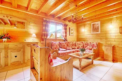 Coin salon dans l'établissement Le Chalet des Cœurs - Avec vue montagne