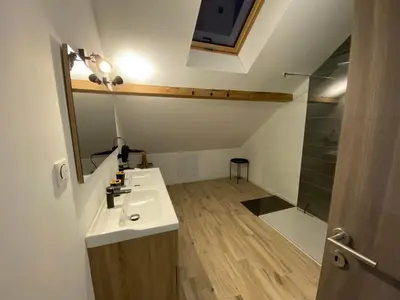 Salle de bains dans l'établissement Gîte 14 personnes - 10 minutes de Gerardmer - Jaccuzzi