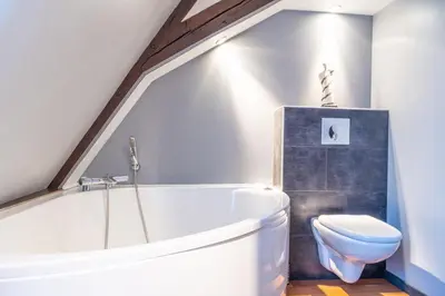 Salle de bains dans l'établissement Appartement cosy et spacieux, 4 ch, parking - centre - Les Vieux Toits de Riquewihr