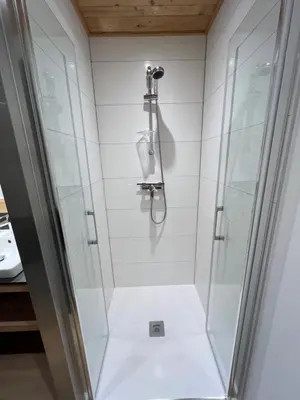 Salle de bains dans l'établissement Superbe appartement neuf avec Sauna privé & Terrasse vue sur la montagne