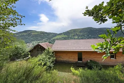 Vue générale sur la montagne ou vue sur la montagne depuis la maison de vacances