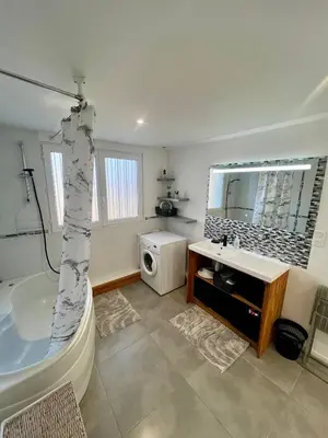 Salle de bains dans l'établissement Grand apt La Bresse 6 a 8 pers centre et pistes proches