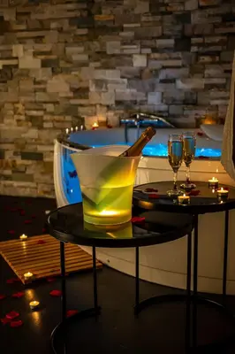 Boissons dans l'établissement Cocon Relax - Jacuzzi - Cinéma