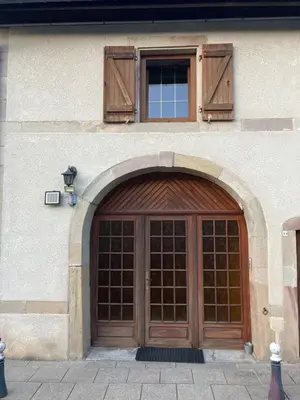 Façade ou entrée de l'établissement Gîte spacieux 8 personnes - Saint Joseph des Bruyères 1814