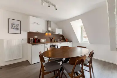Cuisine ou kitchenette dans l'établissement Travel Homes - Republic, charm in the heart of Colmar