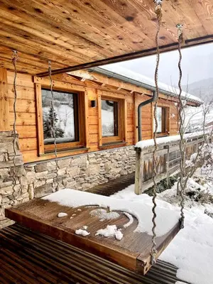 L'établissement Les Brimbelles, détente & spa, au cœur des Vosges en hiver