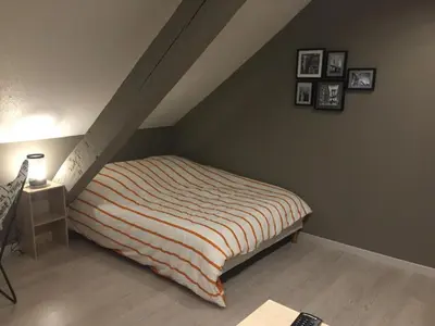 Un ou plusieurs lits dans un hébergement de l'établissement Studio, étage 3, spacieux refait à neuf