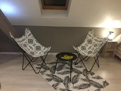 Coin salon dans l'établissement Studio, étage 3, spacieux refait à neuf