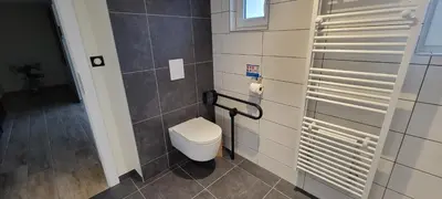 Salle de bains dans l'établissement Charmant appartement 3* au cœur des Vosges (PMR)