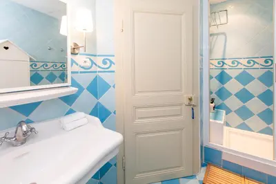 Salle de bains dans l'établissement Place des Dominicains