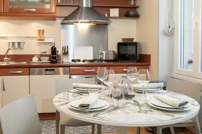 Cuisine ou kitchenette dans l'établissement Place des Dominicains