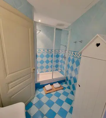 Salle de bains dans l'établissement Place des Dominicains