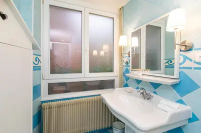 Salle de bains dans l'établissement Place des Dominicains