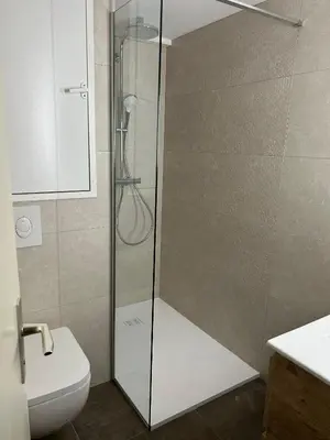 Salle de bains dans l'établissement Joli Duplex sur la rive du lac