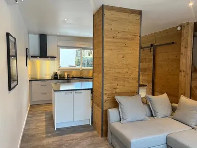 Cuisine ou kitchenette dans l'établissement Duplex le Red Cedar avec terrasse et jardin