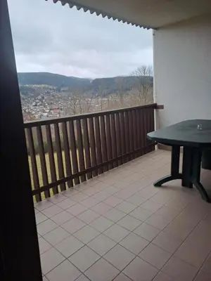 Balcon ou terrasse dans l'établissement Appartement résidence Les Dryades avec vue montagne