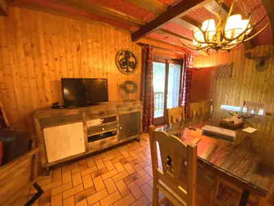 Cuisine ou kitchenette dans l'établissement LE TRAPPEUR Chalet en bois