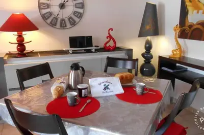 Télévision ou salle de divertissement dans l'établissement Gérardmer : appartement 43m2, classé 3*, vue lac