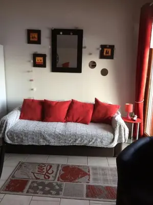 Coin salon dans l'établissement Gérardmer : appartement 43m2, classé 3*, vue lac