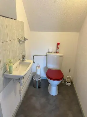 Salle de bains dans l'établissement Gîte Jeanne familial - calme - parking