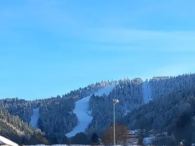 Vue générale sur la montagne ou vue sur la montagne depuis l'appartement