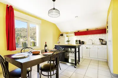 Cuisine ou kitchenette dans l'établissement Comme Chez Soi - Vue montagne et garage privé
