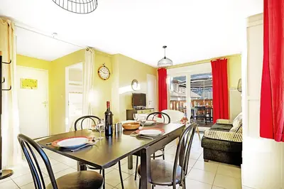 Coin salon dans l'établissement Comme Chez Soi - Vue montagne et garage privé