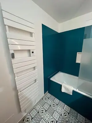 Salle de bains dans l'établissement O' Chênes Rouges GERARDMER - 4-6 pers avec terrasse vue lac et montagne